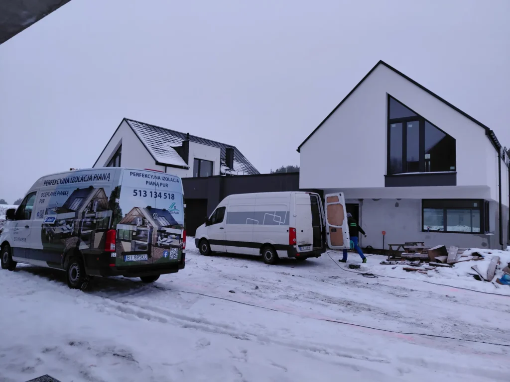 Firma IZO PLUS podczas prac