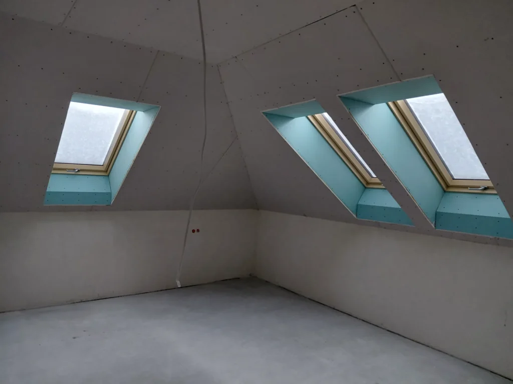 Zabudowa poddasza, okien dachowych